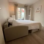 Logies Maurice, Cosy En Gelegen Appartement, Gratis Prive Parking Apartamento Koksijde