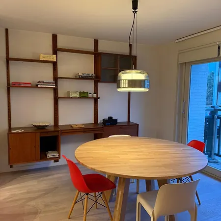 Logies Maurice, Cosy En Gelegen Appartement, Gratis Prive Parking Apartament Koksijde